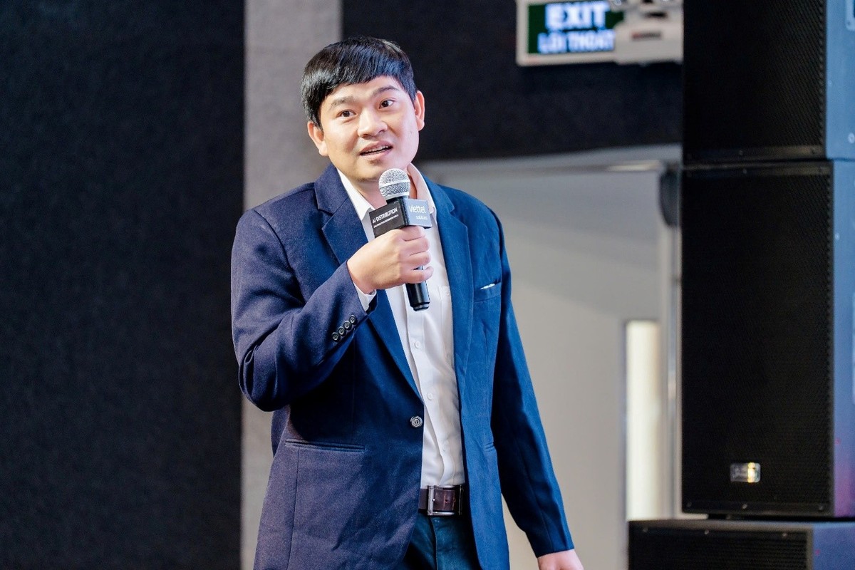 Ông Trần Xuân An - Giám đốc Trung tâm Sản phẩm Bán lẻ, Viettel Solutions phát biểu tại sự kiện Martech 2025.