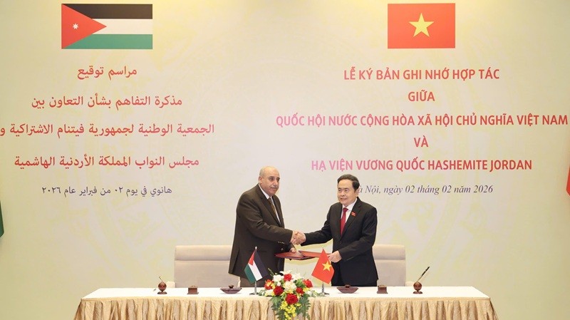 Chủ tịch Quốc hội Trần Thanh Mẫn và Chủ tịch Hạ viện Jordan Mazen Turki Al-Kadi đã ký “Bản ghi nhớ hợp tác giữa Quốc hội nước Cộng hòa xã hội chủ nghĩa Việt Nam và Hạ viện Vương quốc Hashimite Jordan”.
