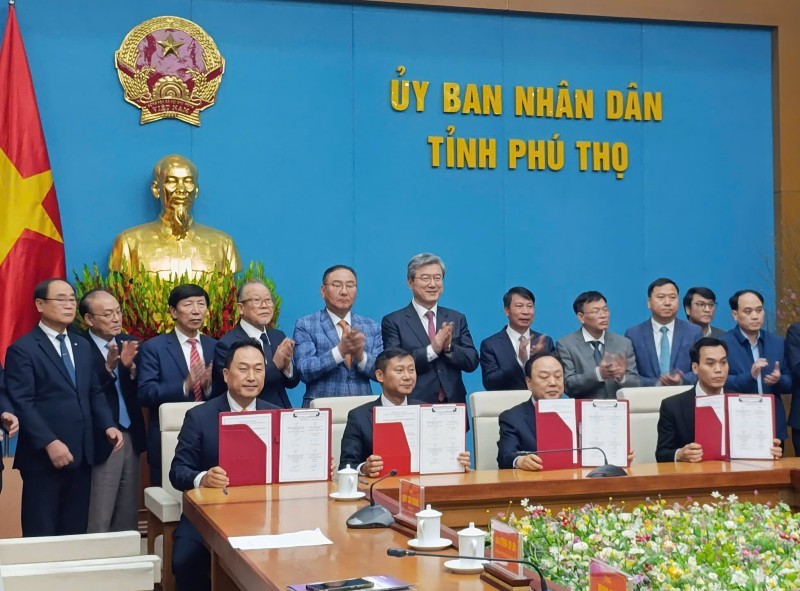 Trong khuôn khổ cuộc làm việc, nhiều biên bản ghi nhớ hợp tác các bên đã được ký kết.