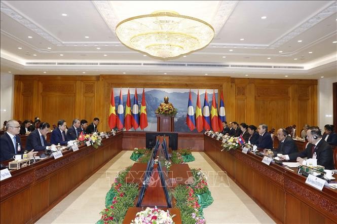 Chủ tịch Quốc hội Trần Thanh Mẫn gặp Chủ tịch Quốc hội Lào Saysomphone Phomvihane. Ảnh: Thống Nhất/TTXVN