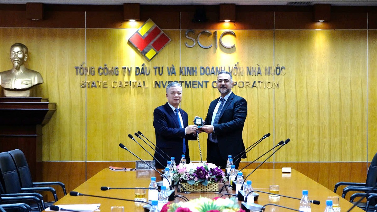 Hai bên đã chụp ảnh lưu niệm kết thúc buổi làm việc.