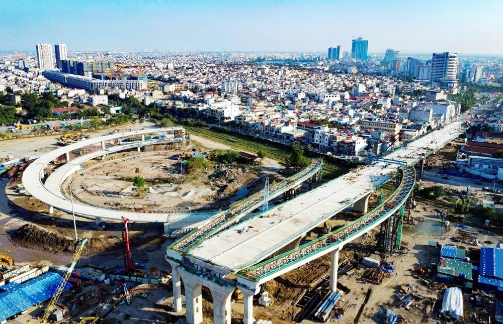 Công trường thi công dự án xây dựng cầu Nguyễn Trãi và chỉnh trang đô thị vùng phụ cận. Ảnh: Phạm Cường