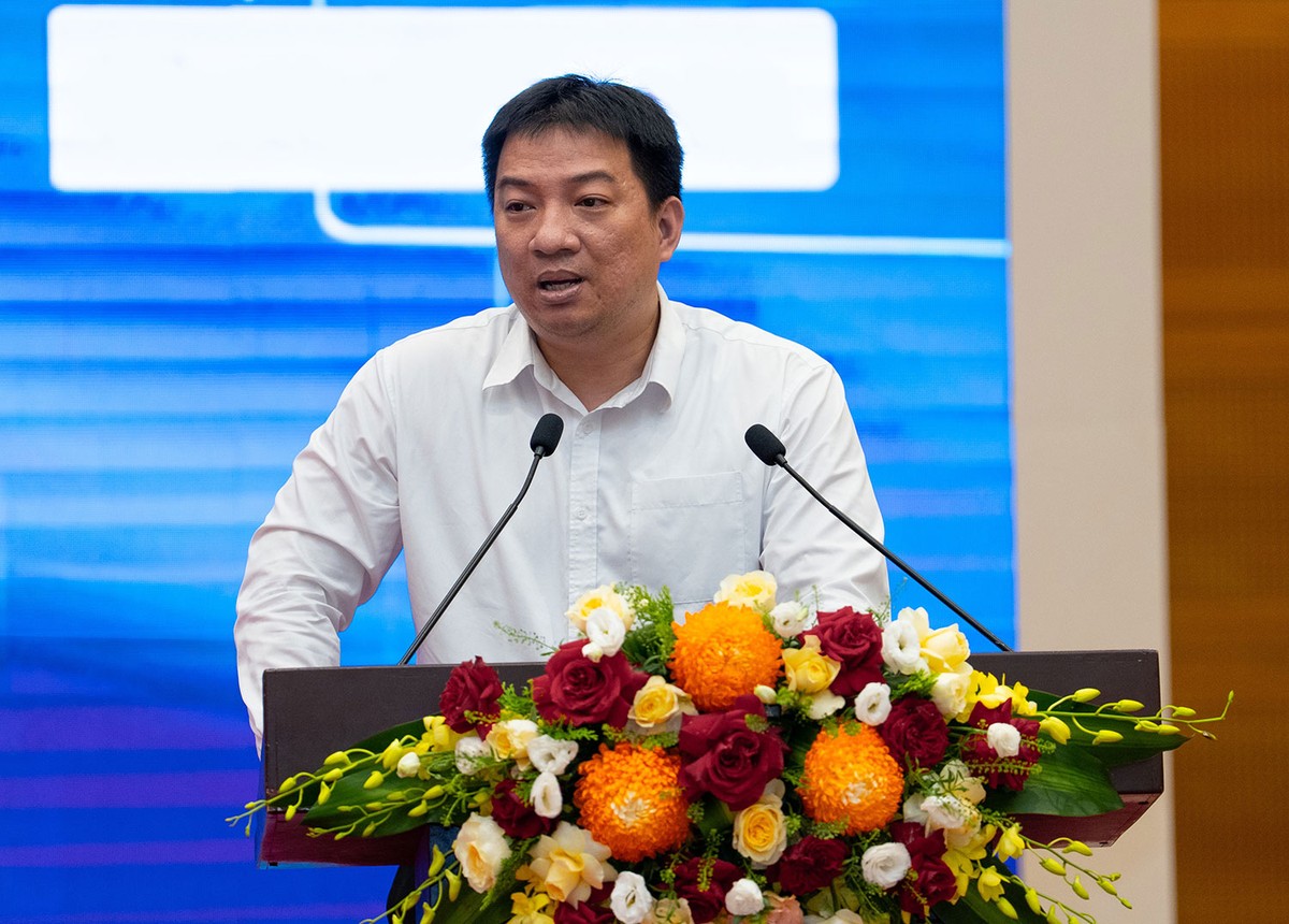 TS. Hồ Đức Thắng, Viện trưởng Viện Công nghệ số và Chuyển đổi số quốc gia tham luận tại Diễn đàn