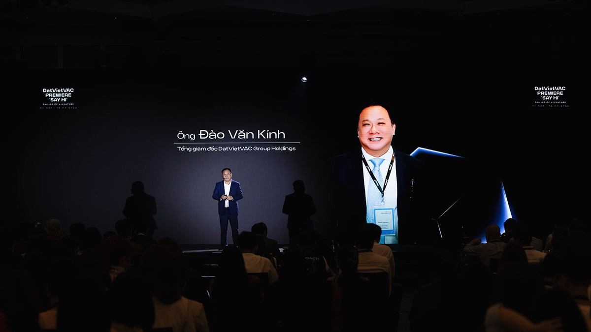 Ông Đào Văn Kính, Tổng giám đốc DatVietVAC trình bày tại buổi roadshow