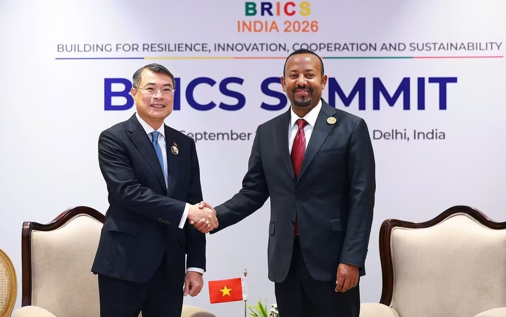 Thủ tướng Lê Minh Hưng gặp Thủ tướng Ethiopia Abiy Ahmed. Ảnh: Dương Giang/TTXVN.