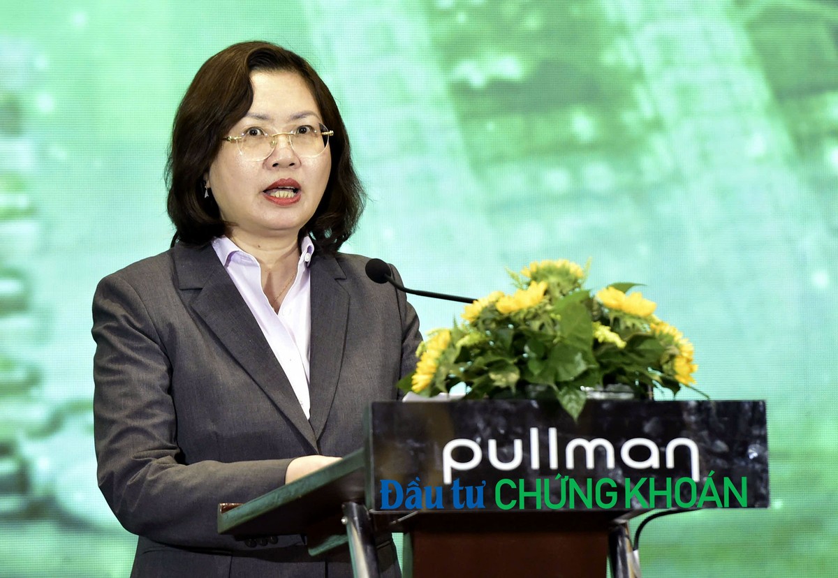 Chủ tịch UBCKNN: "UBCKNN sẽ tiếp tục rà soát, nghiên cứu để hoàn thiện các quy định liên quan đến tổ chức và hoạt động của công ty quản lý quỹ, quỹ đầu tư, đại lý phân phối và các tổ chức cung cấp dịch vụ". Ảnh: Dũng Minh