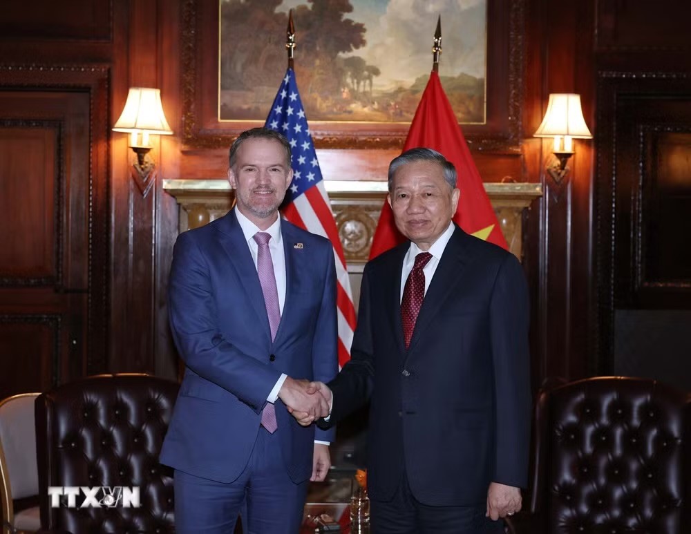 Tổng Bí thư, Chủ tịch nước Tô Lâm tiếp Đại sứ Jamieson Greer, Trưởng Đại diện Thương mại Mỹ (Ảnh: TTXVN). Tổng Bí thư, Chủ tịch nước Tô Lâm tiếp Đại sứ Jamieson Greer, Trưởng Đại diện Thương mại Mỹ (Ảnh: TTXVN).