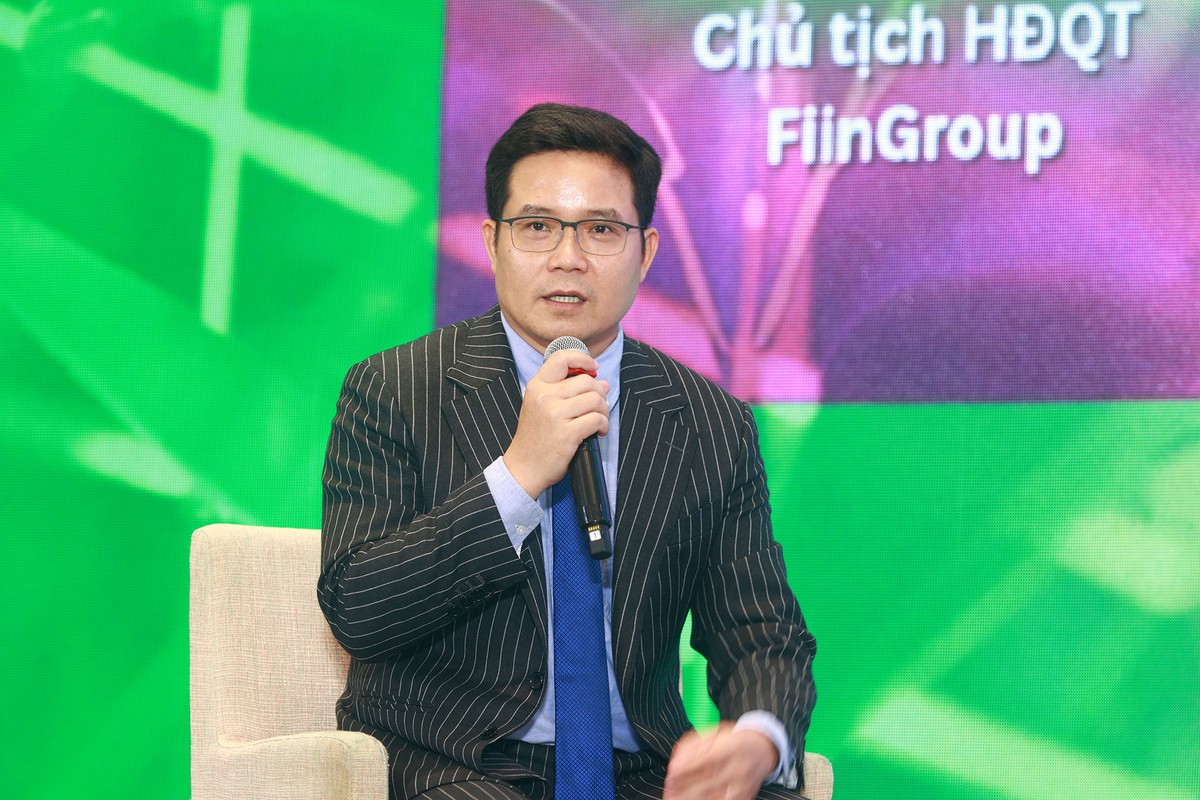 Ông Nguyễn Quang Thuân, Chủ tịch HĐQT FiinGroup chia sẻ tại sự kiện. Ông Nguyễn Quang Thuân, Chủ tịch HĐQT FiinGroup chia sẻ tại sự kiện.