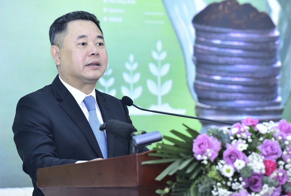Phó Thống đốc Nguyễn Ngọc Cảnh: "Sự phát triển của thị trường carbon có thể góp phần giảm áp lực lên nguồn vốn tín dụng xanh". Ảnh: Dũng Minh Phó Thống đốc Nguyễn Ngọc Cảnh: "Sự phát triển của thị trường carbon có thể góp phần giảm áp lực lên nguồn vốn tín dụng xanh". Ảnh: Dũng Minh