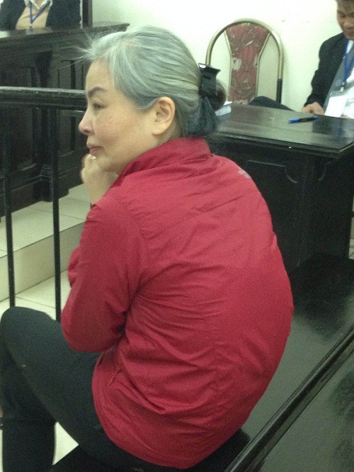 Mất tiền tỷ vì thế chấp nhà, đưa tiền cho nữ cán bộ quận vay ảnh 1