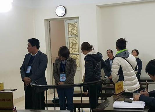 Mua lại cả công ty chỉ để đưa người sang châu Âu trái phép ảnh 1