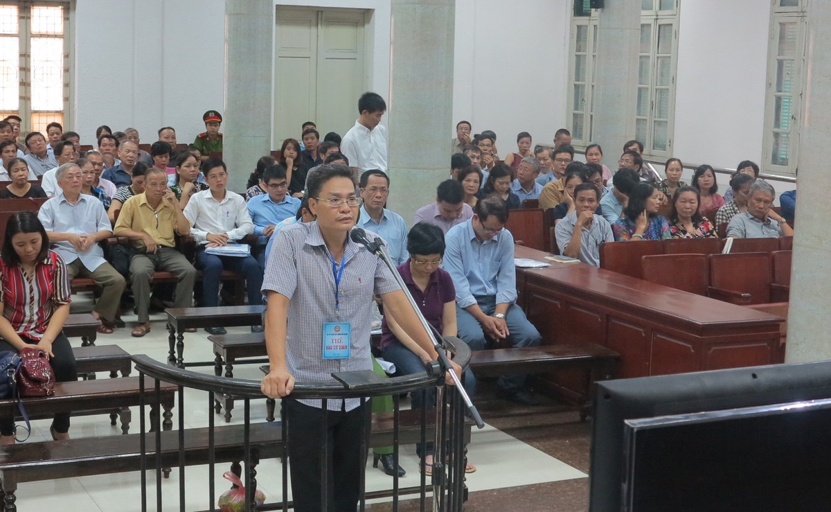 Bà Châu Thị Thu Nga căng thẳng trước vành móng ngựa ảnh 5