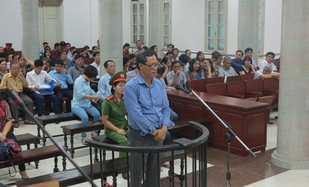 Bà Châu Thị Thu Nga căng thẳng trước vành móng ngựa ảnh 6