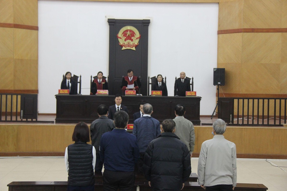 Quang cảnh phiên tòa sáng 7/1.