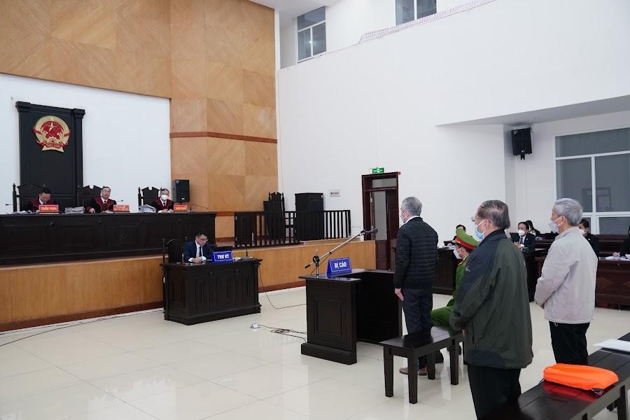 Quang cảnh phiên tòa