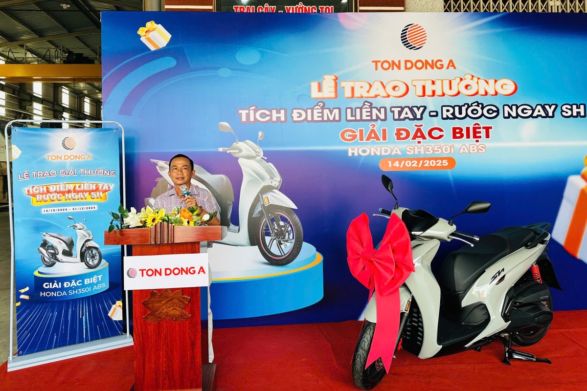 Ông Lê Thanh Sơn, Giám đốc Công ty TNHH - SX - TM Hoàng Anh AG phát biểu tại chương trình