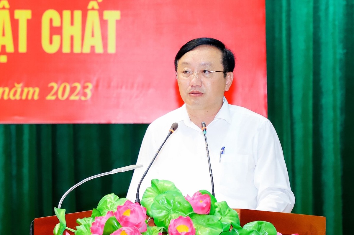 Ông Nguyễn Hồng Sơn – Phó Bí thư Huyện uỷ, Chủ tịch Uỷ ban nhân dân huyện Nam Đàn phát biểu