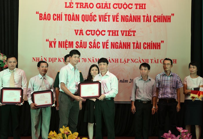 Báo Đầu tư đạt 4 giải tại cuộc thi “Báo chí toàn quốc viết về ngành Tài chính” ảnh 1