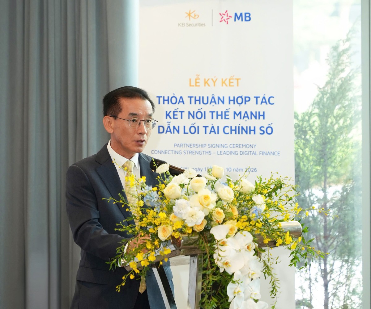 Ông Park Kang Hyun - Tổng giám đốc KBSV chia sẻ về định hướng hợp tác trong buổi lễ ký kết