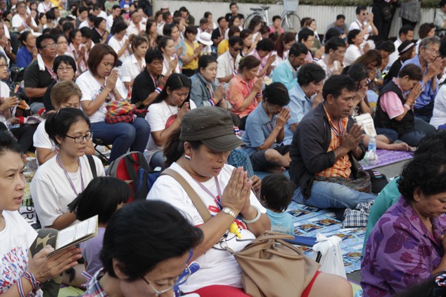 Ngày hội ở công viên biểu tình Lumpini ảnh 10 Ngày hội ở công viên biểu tình Lumpini ảnh 10