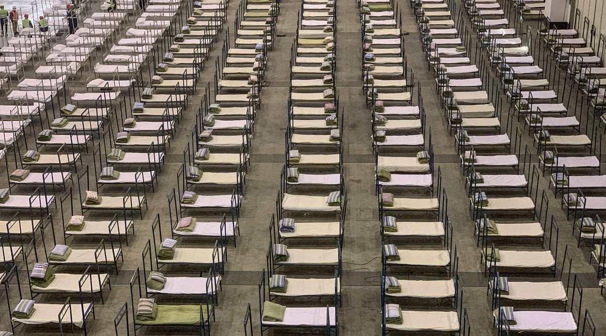 Hình ảnh bệnh viện dã chiến xây trong 10 ngày tại Vũ Hán đón những bệnh nhân đầu tiên ảnh 9