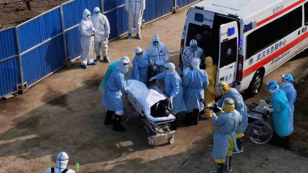 Hình ảnh bệnh viện dã chiến xây trong 10 ngày tại Vũ Hán đón những bệnh nhân đầu tiên ảnh 7