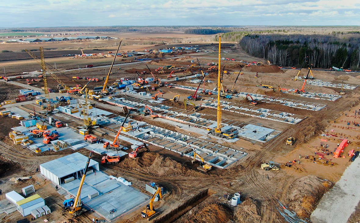 Tổng thống Putin đến thăm bệnh viện cách ly các ca nghi nhiễm Covid-19 ảnh 2