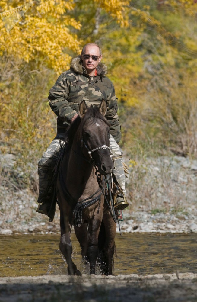 Niềm đam mê cưỡi ngựa của các nguyên thủ quốc gia ảnh 3