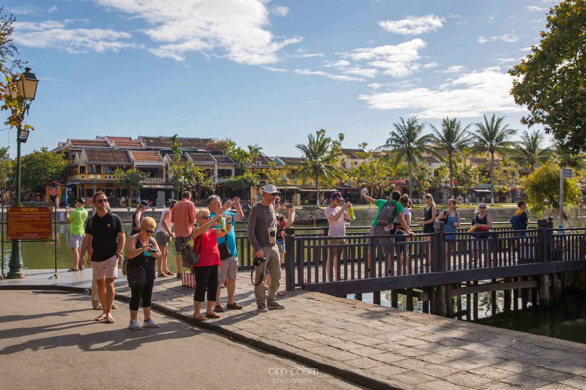 Bình yên từng khoảnh khắc tại phố cổ Hội An ảnh 9