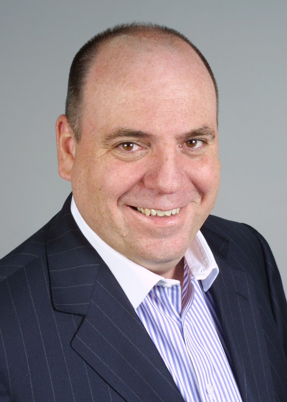 (*) Ông Kevin Martin, Giám đốc toàn cầu Phụ trách Hoạt động và Chuyển đổi kỹ thuật số, Khối Quản lý Tài sản và Tài chính Cá nhân, Ngân hàng HSBC.