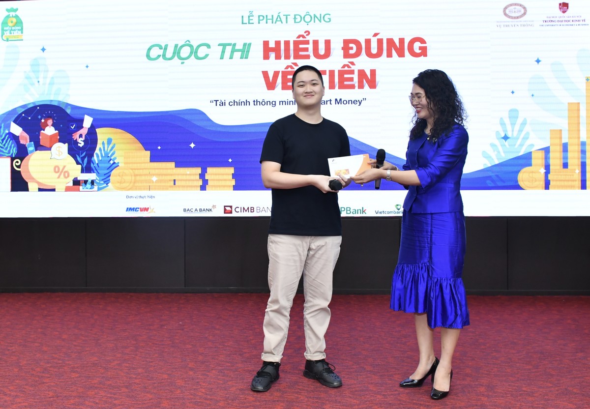 Bà Lê Thị Thúy Sen, Vụ trưởng Vụ Truyền thông Ngân hàng Nhà nước tại sự kiện