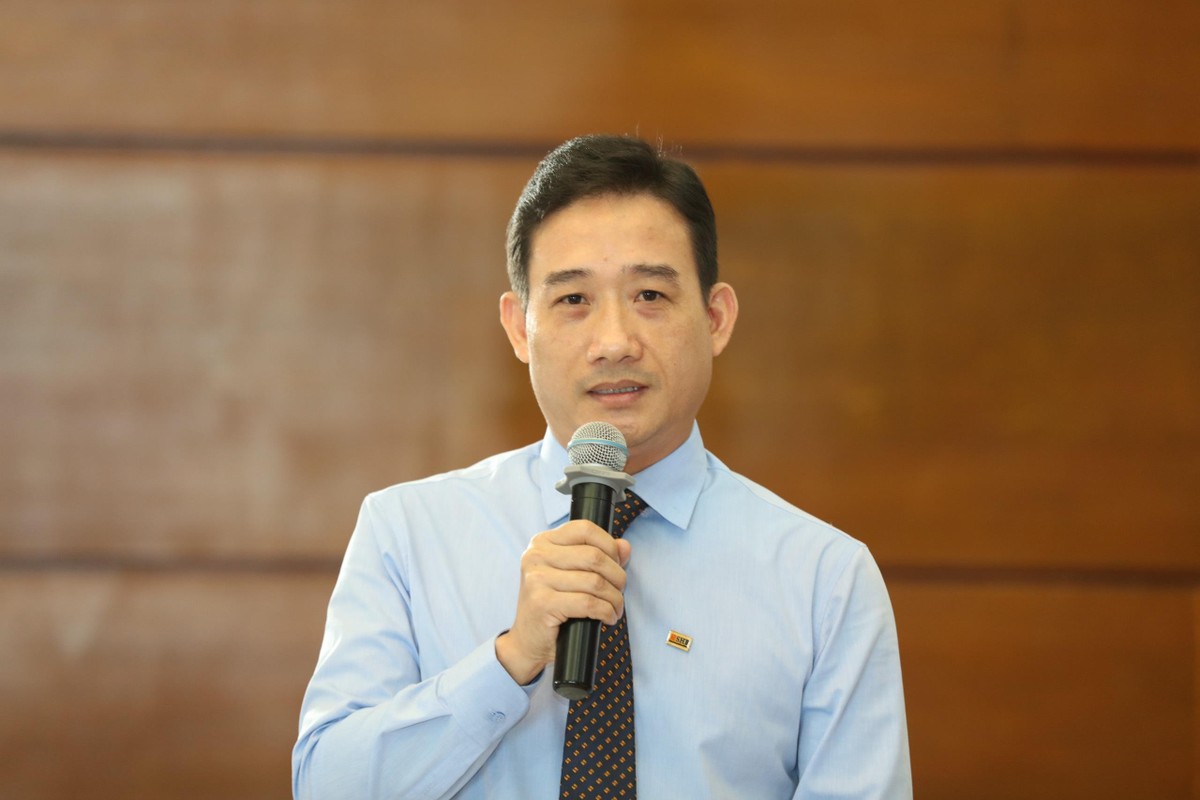 Ông Nguyễn Huy Tài, Phó tổng giám đốc Ngân hàng TMCP SHB phát biểu tại Tọa đàm Ông Nguyễn Huy Tài, Phó tổng giám đốc Ngân hàng TMCP SHB phát biểu tại Tọa đàm