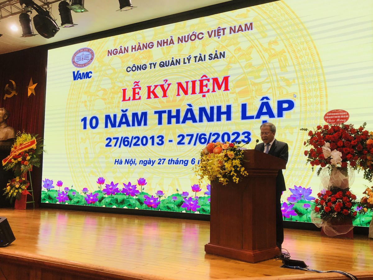 Ông Đoàn Văn Thắng, Tổng giám đốc VAMC chia sẻ kết quả hoạt động kinh doanh chặng đường 10 năm của VAMC