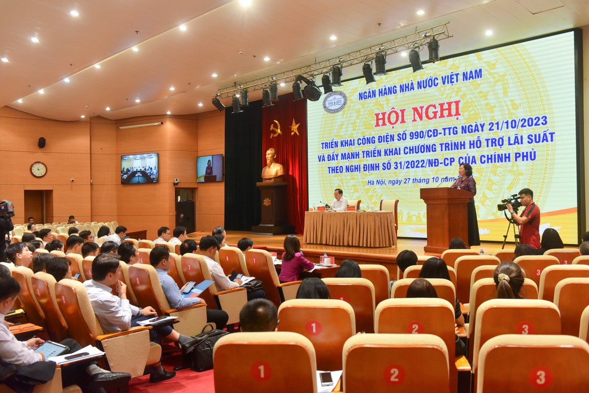 Tham dự Hội nghị có đại diện Lãnh đạo Văn phòng Chính phủ, Bộ Tài chính, Bộ Kế hoạch và Đầu tư, Bộ Xây dựng, Kiểm toán Nhà nước; các vụ, cục, đơn vị thuộc NHNN, NHNN chi nhánh tỉnh, thành phố; các ngân hàng thương mại.