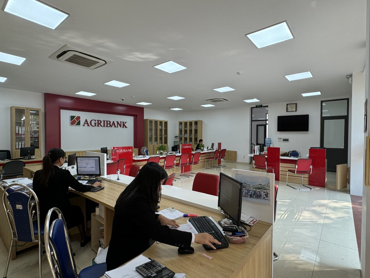 Bên trong toà nhà được sử dụng cho nghiệp vụ cho vay của Agribank chi nhánh huyện Tiên Lãng, Đông Hải Phòng