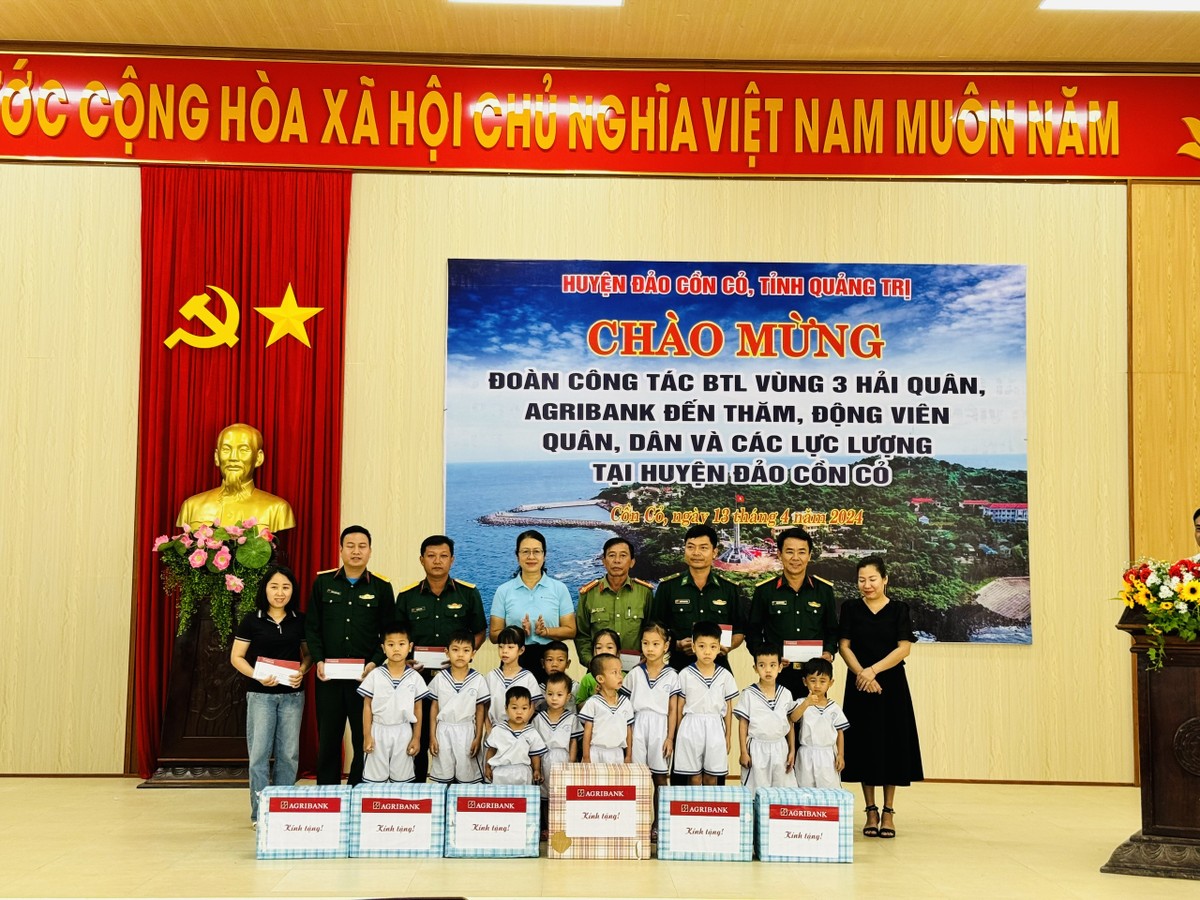 Tổng kinh phí an sinh xã hội của Agribank trong chuyến công tác tại huyện đảo Cồn Cỏ, tỉnh Quảng Trị là 150 triệu. Tổng kinh phí an sinh xã hội của Agribank trong chuyến công tác tại huyện đảo Cồn Cỏ, tỉnh Quảng Trị là 150 triệu.