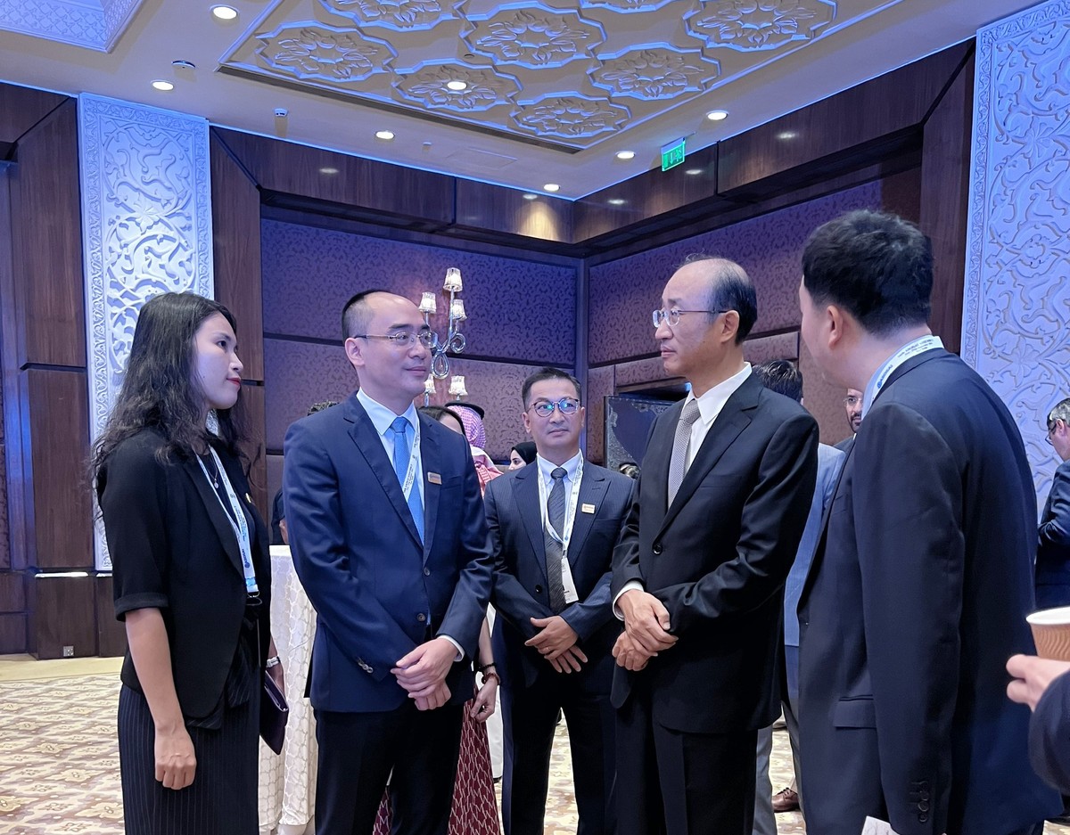 Phó Tổng Kiểm toán nhà nước Bùi Quốc Dũng gặp gỡ Tổng KTNN Trung Quốc Hou Kai