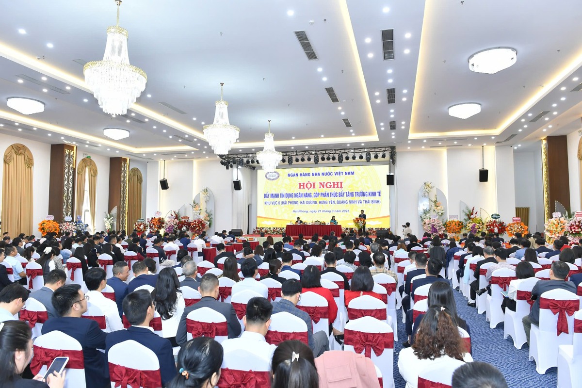 Toàn cảnh Hội nghị Toàn cảnh Hội nghị