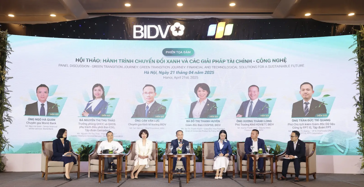 Các diễn giả thảo luận tại Hội thảo