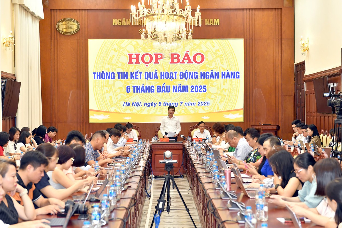 Toàn cảnh buổi họp báo