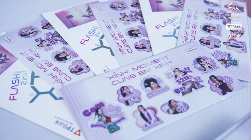 TPBank mang đến hàng ngàn quà tặng độc đáo khiến cộng đồng Xinhiu thích mê. (Ảnh: TPBank) TPBank mang đến hàng ngàn quà tặng độc đáo khiến cộng đồng Xinhiu thích mê. (Ảnh: TPBank)