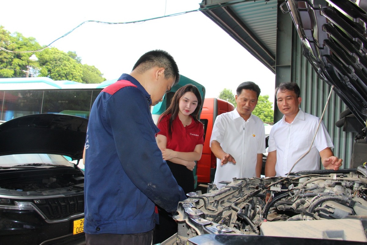 Cán bộ Agribank thăm hỏi, động viên doanh nghiệp Hà Lan