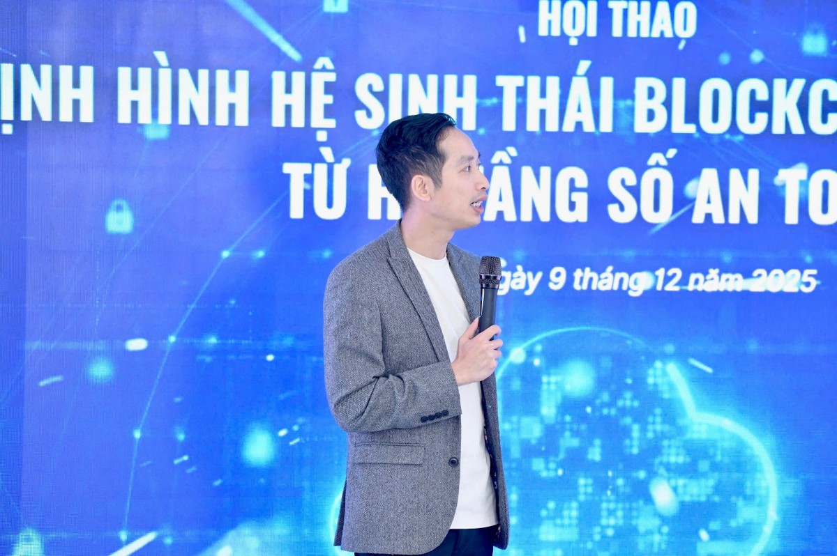 Ông Trần Trung Hiếu, Quản lý Cao cấp Hạ tầng 1Matrix, nêu rõ định hướng của Mạng VBSN về khả năng liên thông, tốc độ xử lý và tuân thủ chuẩn bảo mật.