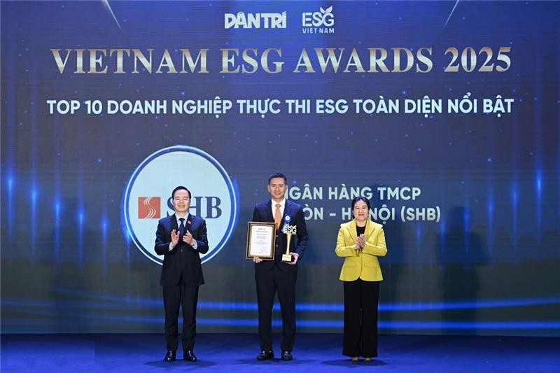 SHB được vinh danh trong TOP 10 doanh nghiệp thực thi ESG toàn diện nổi bật SHB được vinh danh trong TOP 10 doanh nghiệp thực thi ESG toàn diện nổi bật