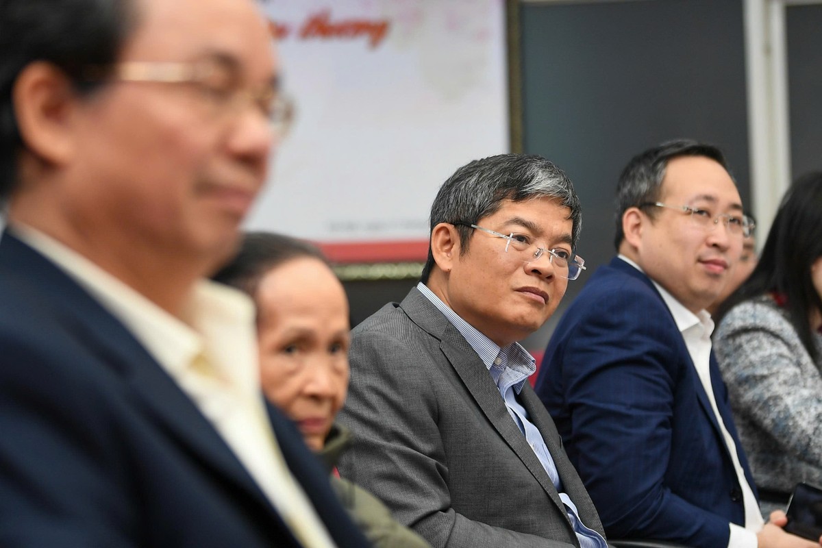 Các khách mời thảo luận tại Toạ đàm