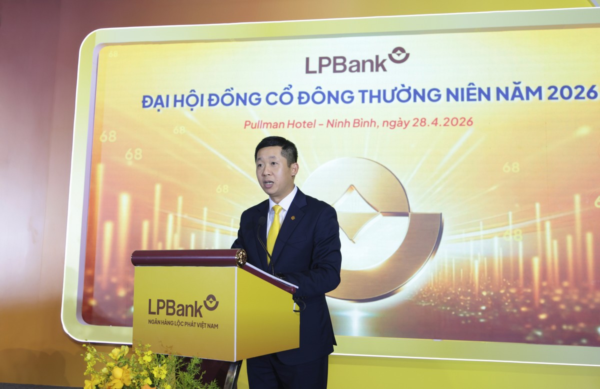 Ông Vũ Quốc Khánh Tổng giám đốc LPBank tại Đại hội
