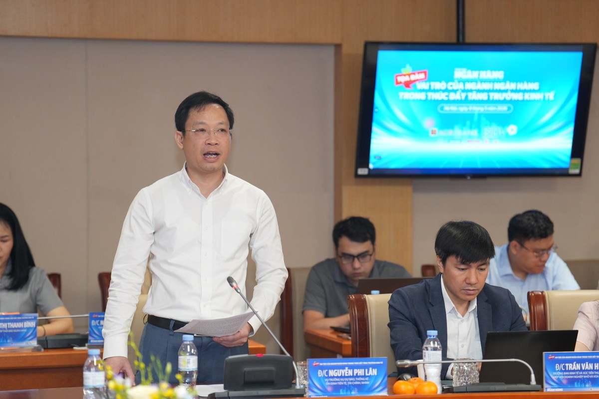 TS. Nguyễn Phi Lân, Vụ trưởng Vụ Dự báo, thống kê - Ổn định tiền tệ, tài chính (NHNN) phát biểu tại sự kiện