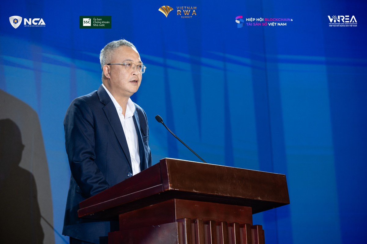Ông Bùi Hoàng Hải, Phó chủ tịch UBCKNN phát biểu tại Hội nghị Ông Bùi Hoàng Hải, Phó chủ tịch UBCKNN phát biểu tại Hội nghị