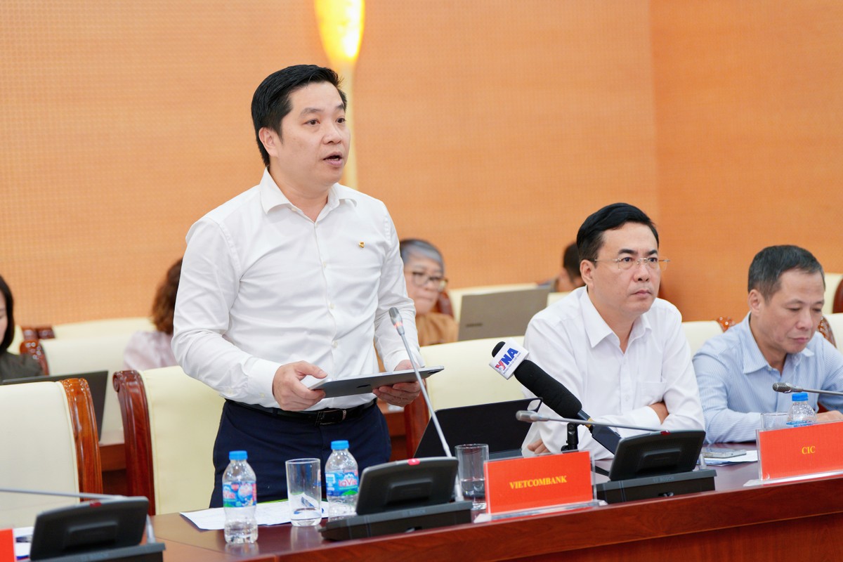 Ông Bạch Thành Long, Phó tổng giám đốc Vietcombank