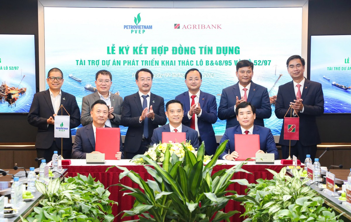 Đại diện Agribank và PVEP thực hiện nghi thức ký kết Hợp đồng tín dụng Đại diện Agribank và PVEP thực hiện nghi thức ký kết Hợp đồng tín dụng